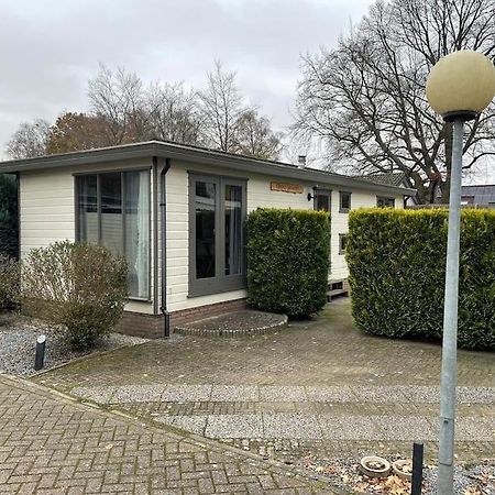 Gezellig Chalet Op De Prachtige Veluwe Пюттен Экстерьер фото