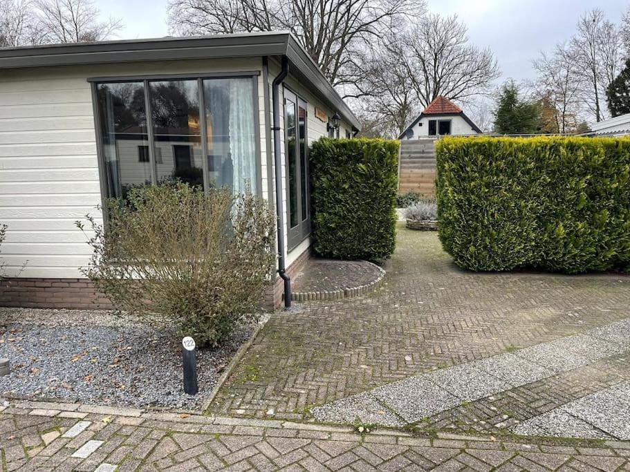 Gezellig Chalet Op De Prachtige Veluwe Пюттен Экстерьер фото